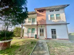 casa indipendente in vendita a Bondeno