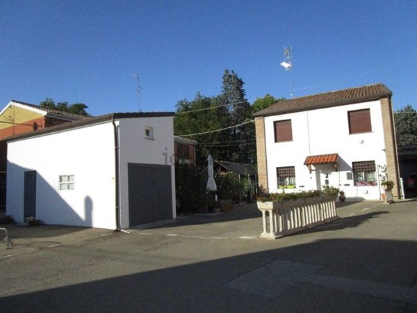 casa indipendente in vendita a Bondeno