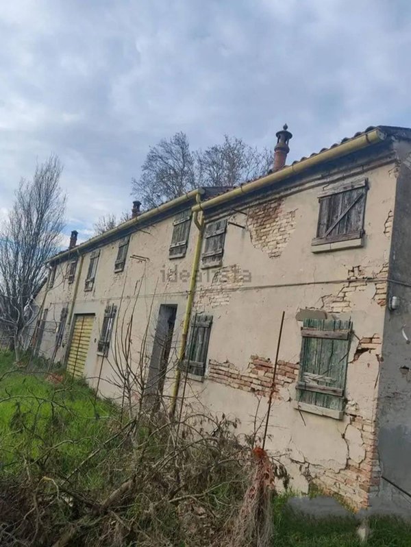 casale in vendita a Bondeno