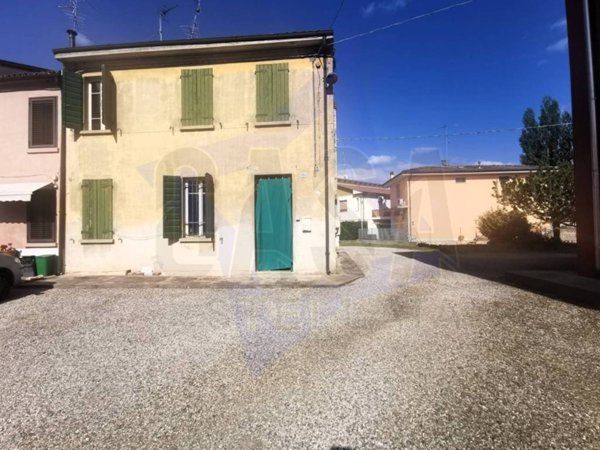 casa indipendente in vendita a Bondeno