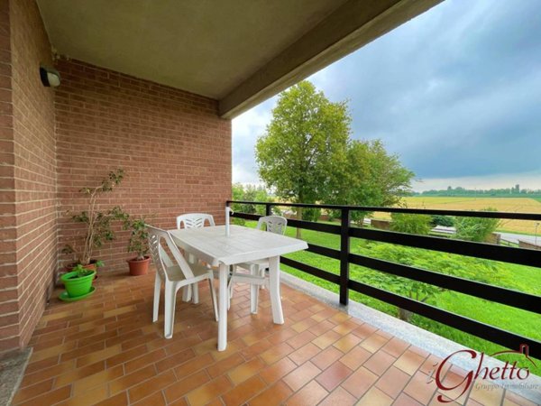 casa indipendente in vendita a Bondeno