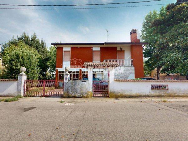 casa indipendente in vendita a Bondeno