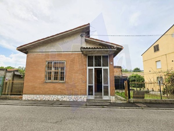 casa indipendente in vendita a Bondeno
