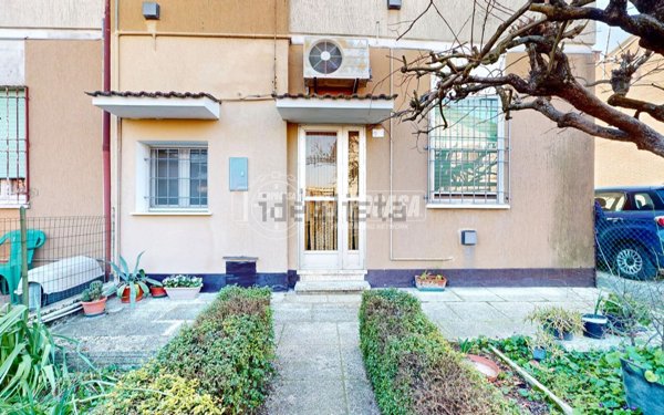 casa indipendente in vendita a Bondeno
