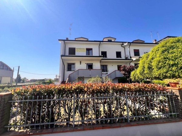 casa indipendente in vendita a Bondeno