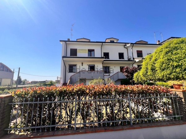 casa indipendente in vendita a Bondeno