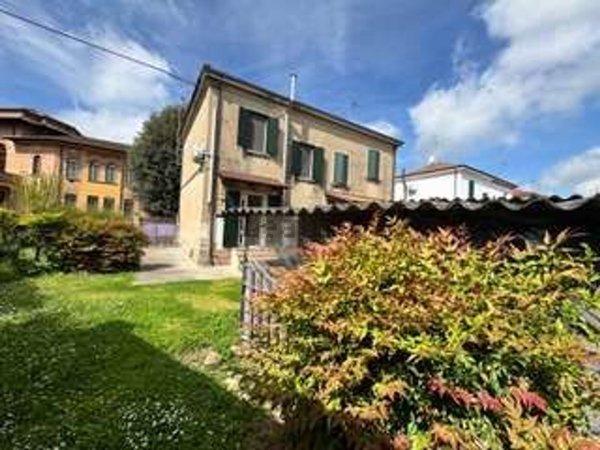 casa indipendente in vendita a Bondeno