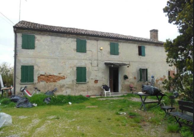 casa indipendente in vendita a Bondeno