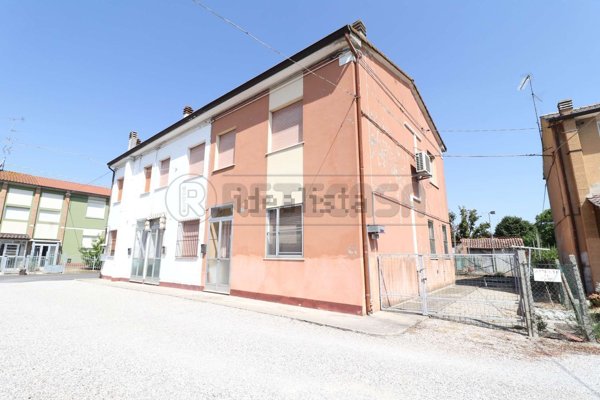 casa indipendente in vendita a Bondeno