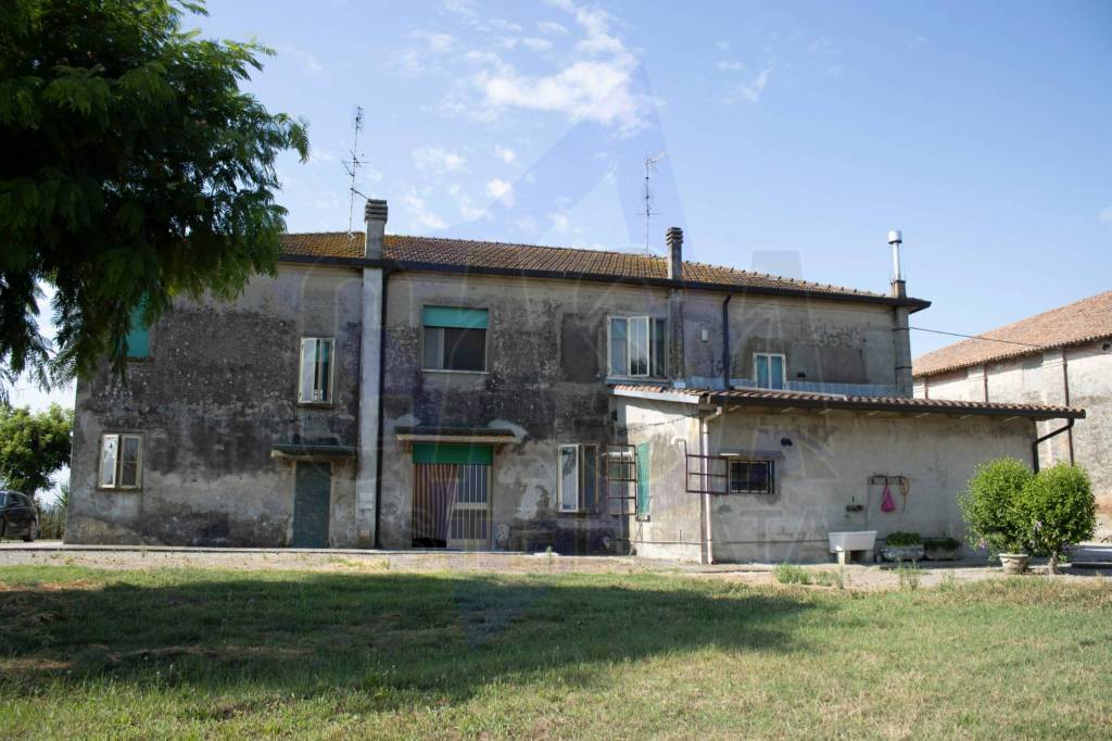 casa indipendente in vendita a Bondeno