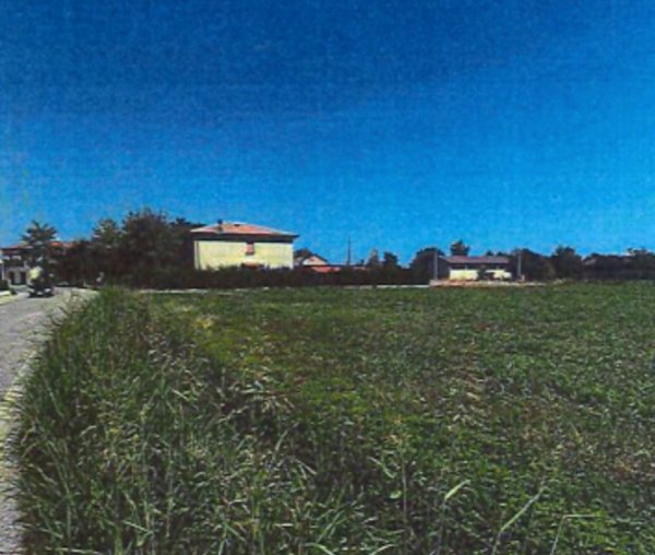 terreno edificabile in vendita a Bondeno