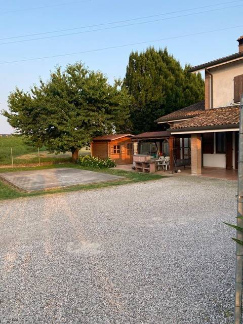 casa indipendente in vendita a Bondeno