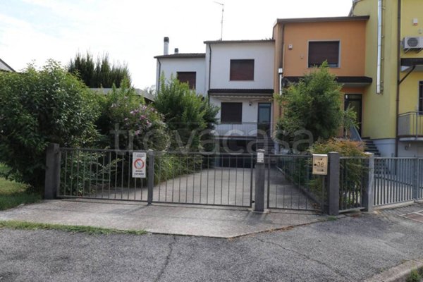 casa indipendente in vendita a Bondeno