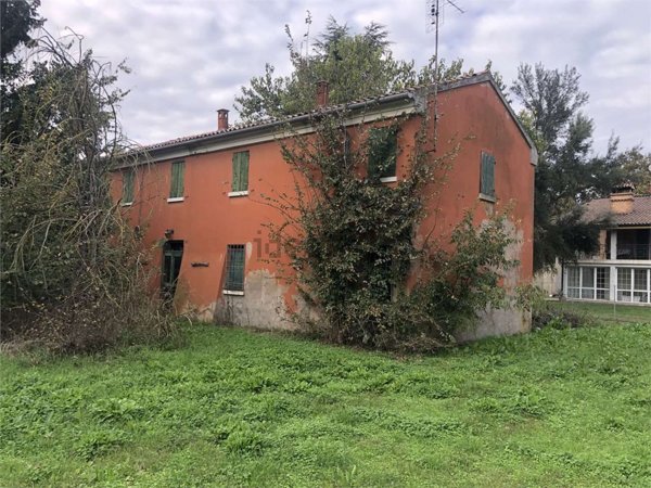 casa indipendente in vendita a Bondeno
