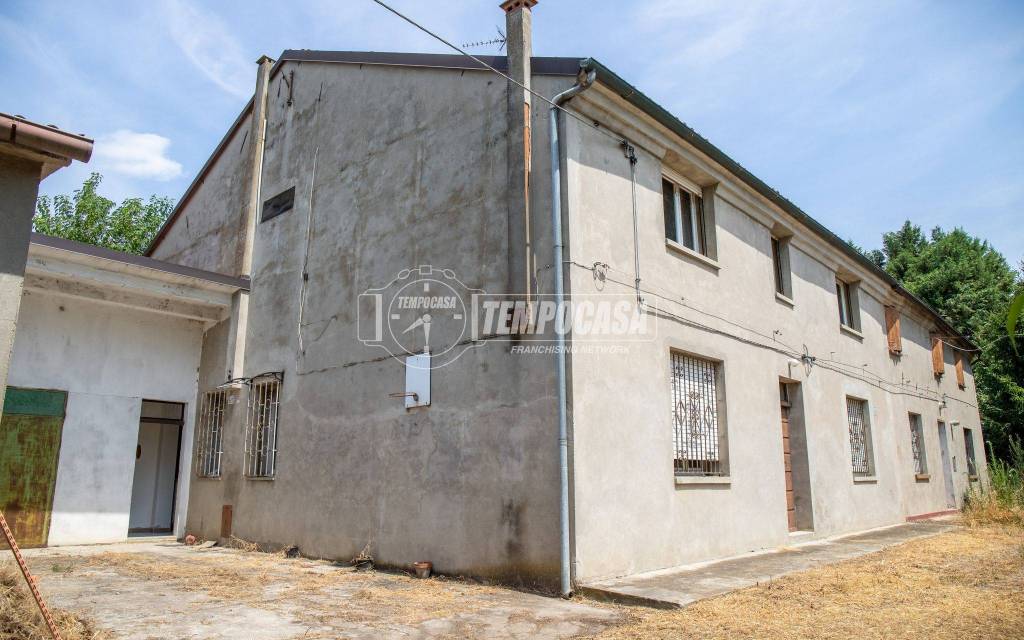 casa indipendente in vendita a Bondeno