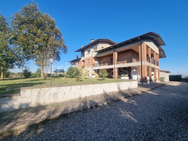 casa indipendente in vendita a Bondeno