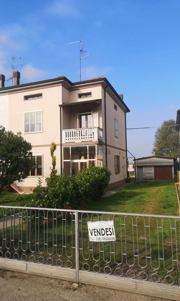 casa indipendente in vendita a Bondeno