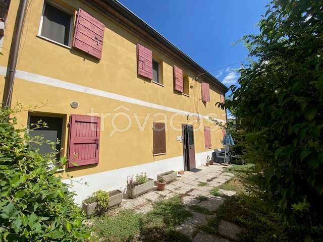 casa indipendente in vendita a Bondeno