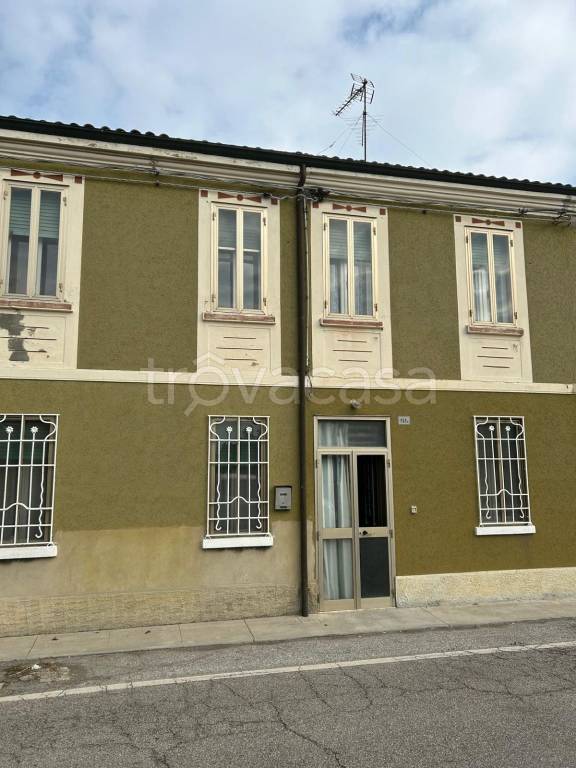 casa indipendente in vendita a Bondeno