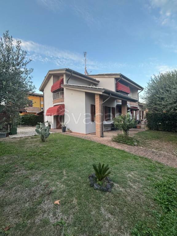casa indipendente in vendita a Bondeno