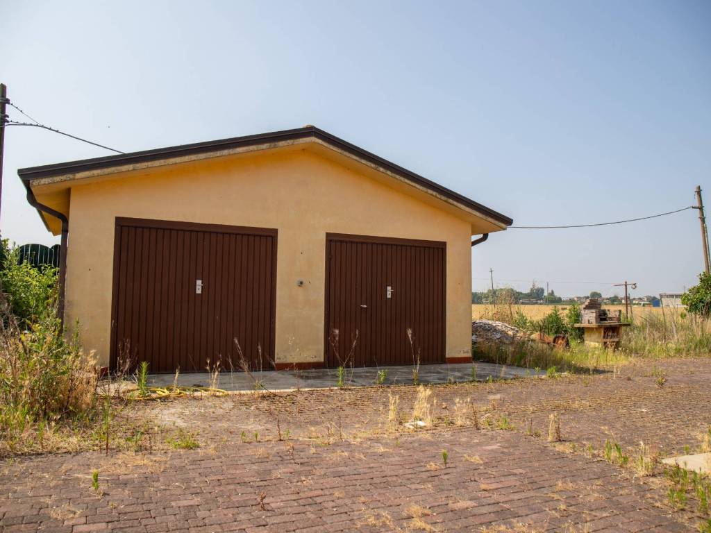 casa indipendente in vendita a Bondeno