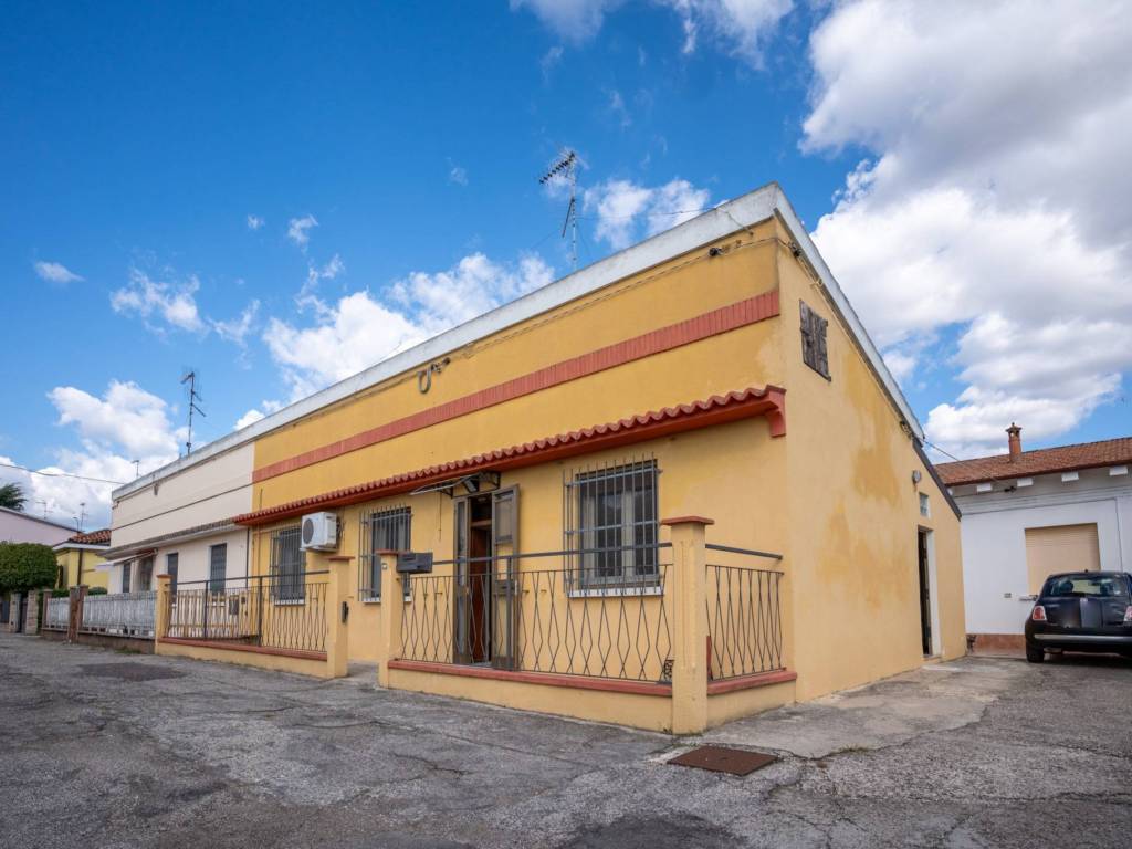 casa indipendente in vendita a Bondeno
