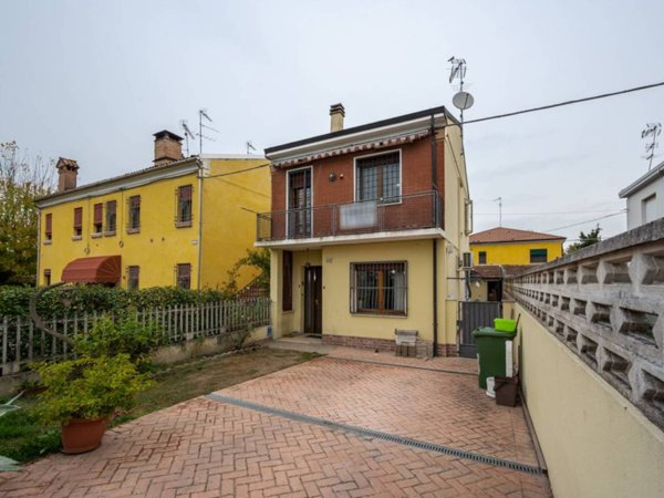 casa indipendente in vendita a Bondeno