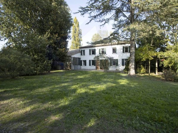 casa indipendente in vendita a Bondeno