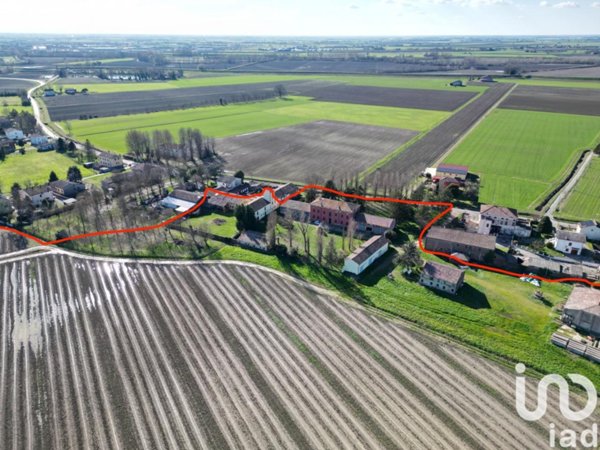 casa indipendente in vendita a Bondeno