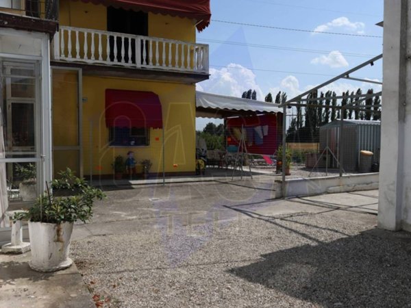 casa indipendente in vendita a Bondeno