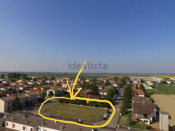terreno edificabile in vendita a Bondeno