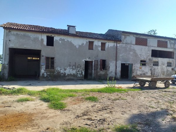 quadrivano in vendita a Bondeno