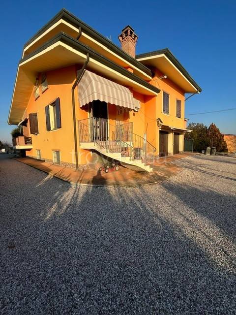 casa indipendente in vendita a Bondeno