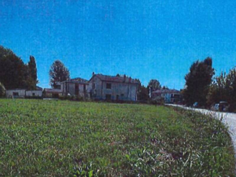 terreno edificabile in vendita a Bondeno