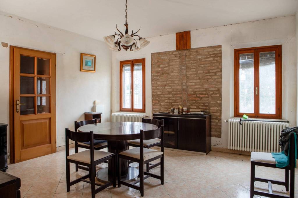 casa indipendente in vendita a Bondeno