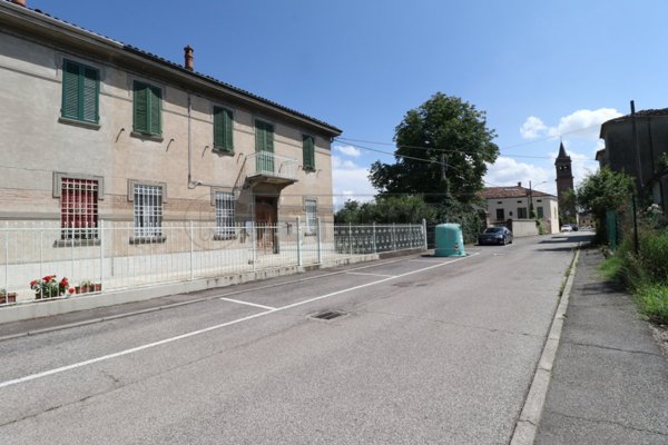 casa indipendente in vendita a Bondeno