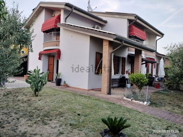 casa indipendente in vendita a Bondeno