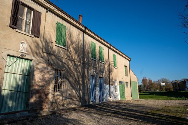 casa indipendente in vendita a Bondeno