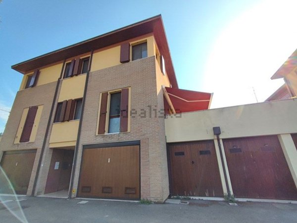 casa indipendente in vendita a Bondeno