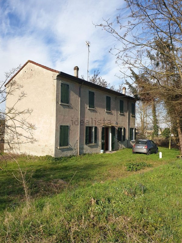 casa indipendente in vendita a Bondeno