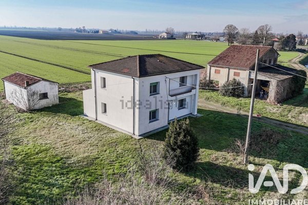 casa indipendente in vendita a Bondeno