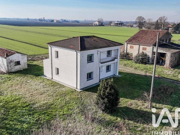 casa indipendente in vendita a Bondeno
