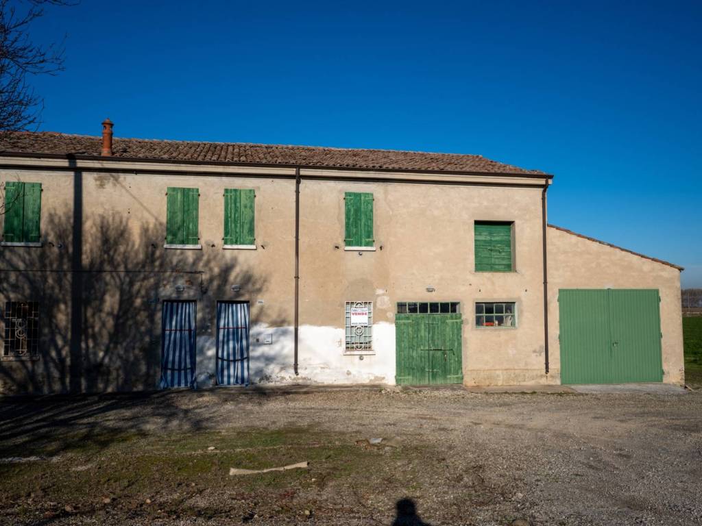 casa indipendente in vendita a Bondeno