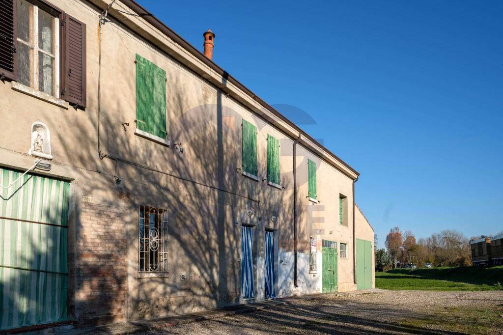 casa indipendente in vendita a Bondeno