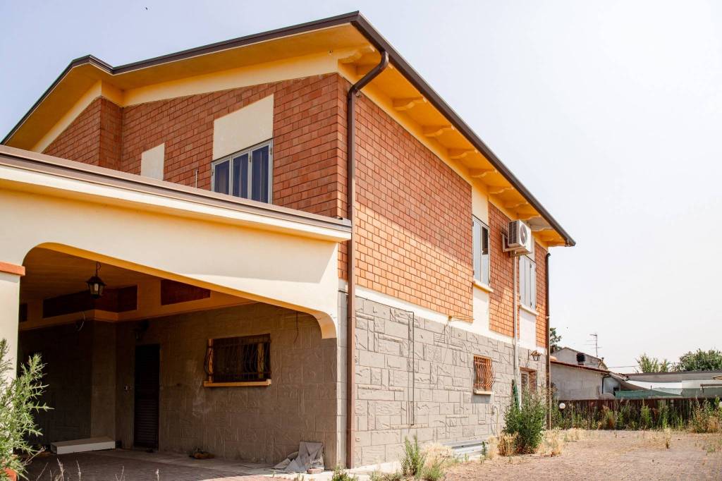 casa indipendente in vendita a Bondeno