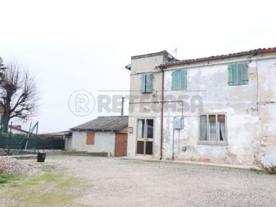 casa indipendente in vendita a Bondeno