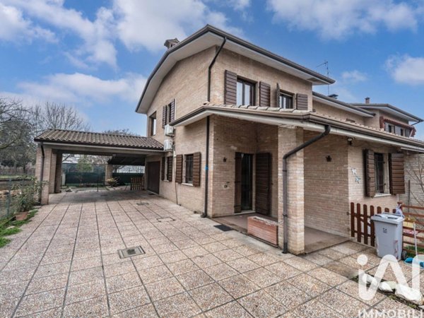 casa indipendente in vendita a Bondeno