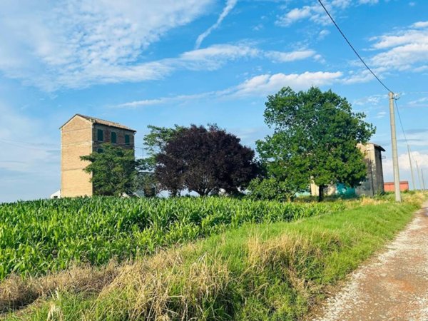 casa indipendente in vendita a Bondeno