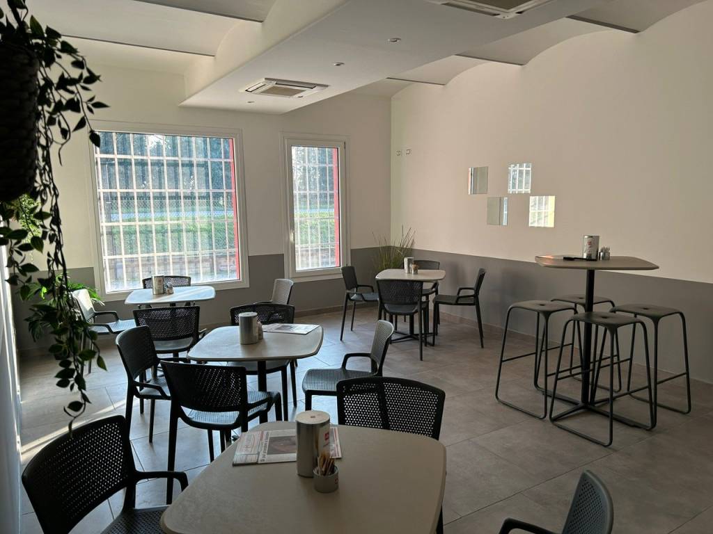 negozio in vendita a Bondeno