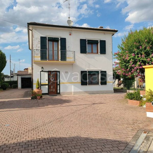 casa indipendente in vendita a Bondeno